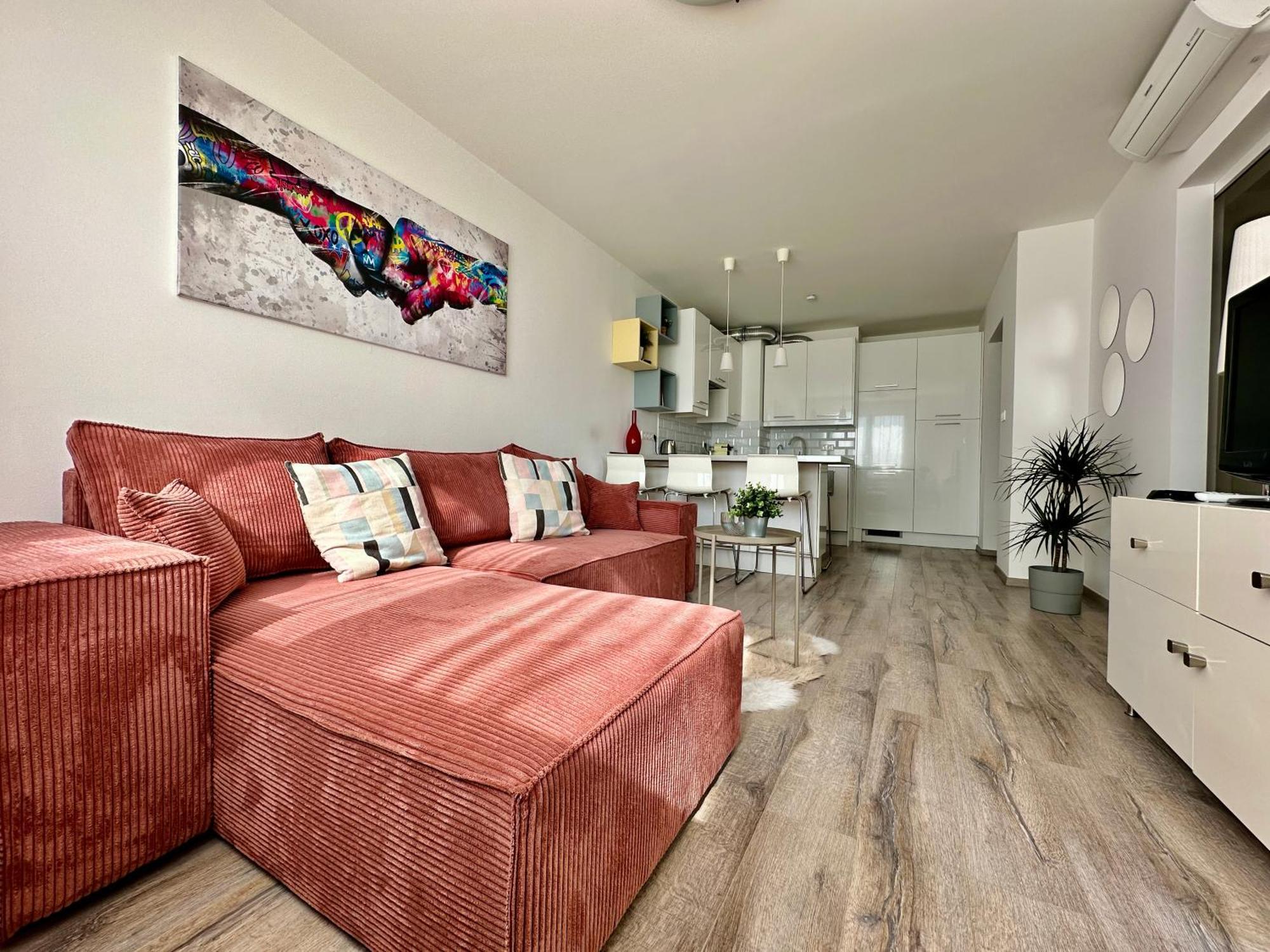 City Break Apartment - Private Garage, Ac, Balcony Budapeşte Dış mekan fotoğraf
